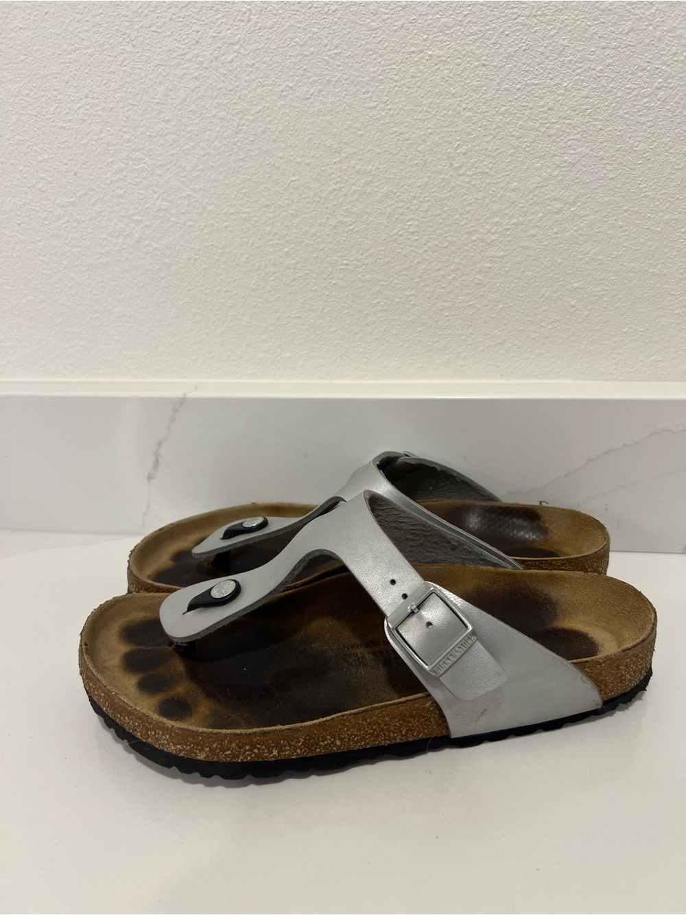 Birkenstock Metallic Silver Gizeh Footbed Sandals size 41 or U.S. women’s 10 - Picture 10 of 11